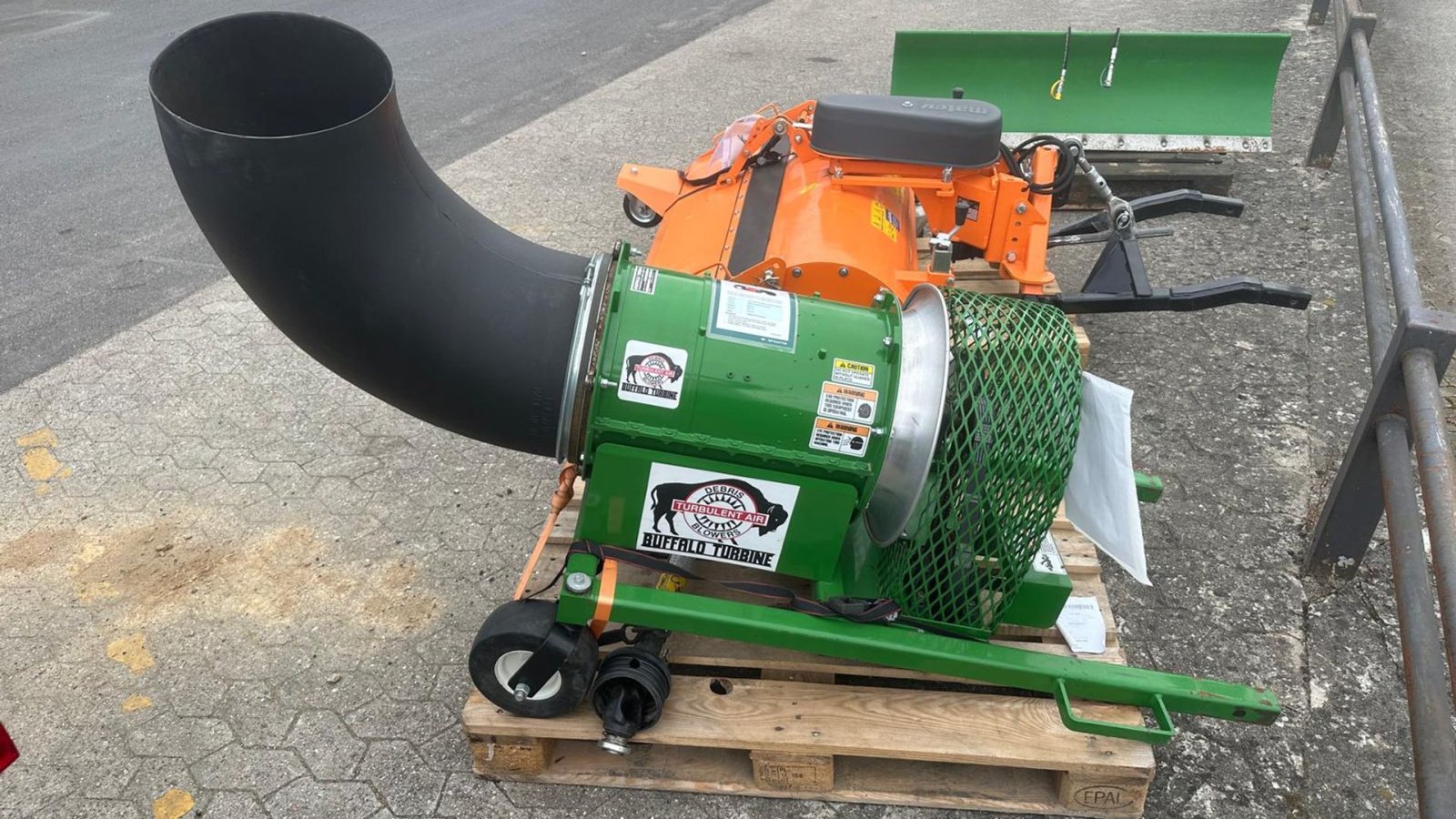 Rasentraktor des Typs John Deere 1575, Gebrauchtmaschine in Middelfart (Bild 11)