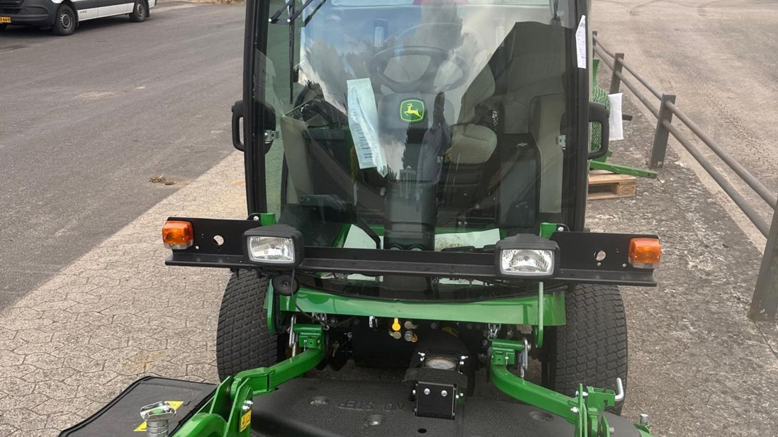 Rasentraktor des Typs John Deere 1575, Gebrauchtmaschine in Middelfart (Bild 3)