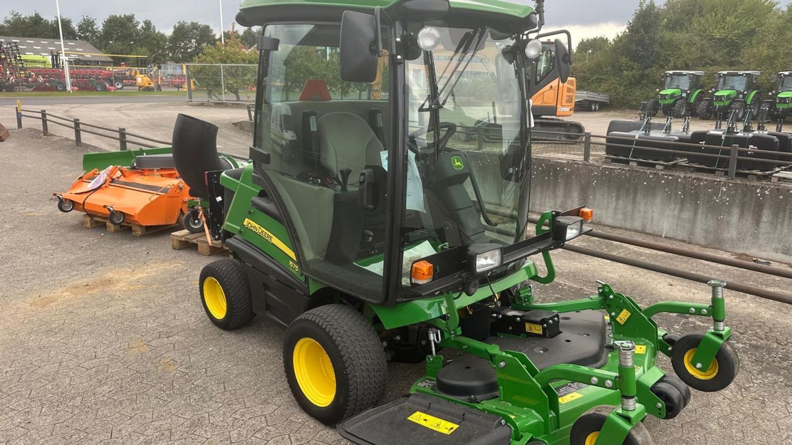 Rasentraktor des Typs John Deere 1575, Gebrauchtmaschine in Middelfart (Bild 1)