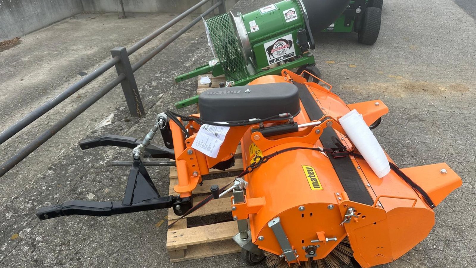 Rasentraktor des Typs John Deere 1575, Gebrauchtmaschine in Middelfart (Bild 9)