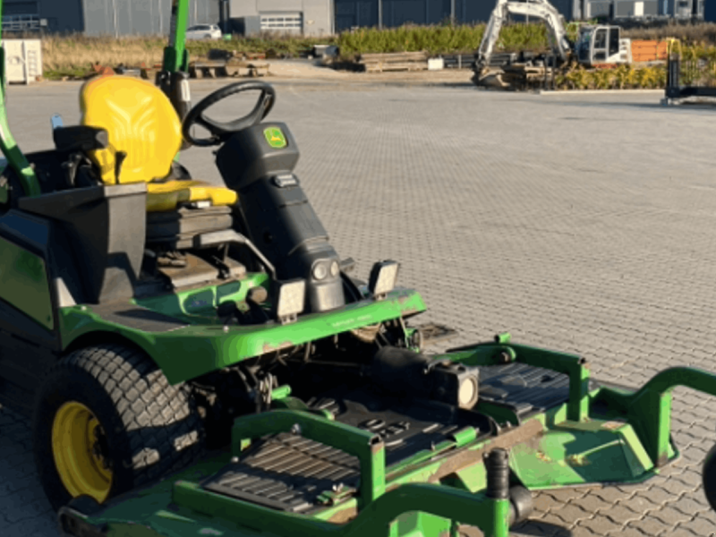 Rasentraktor des Typs John Deere 1580, Gebrauchtmaschine in Randers NØ (Bild 1)