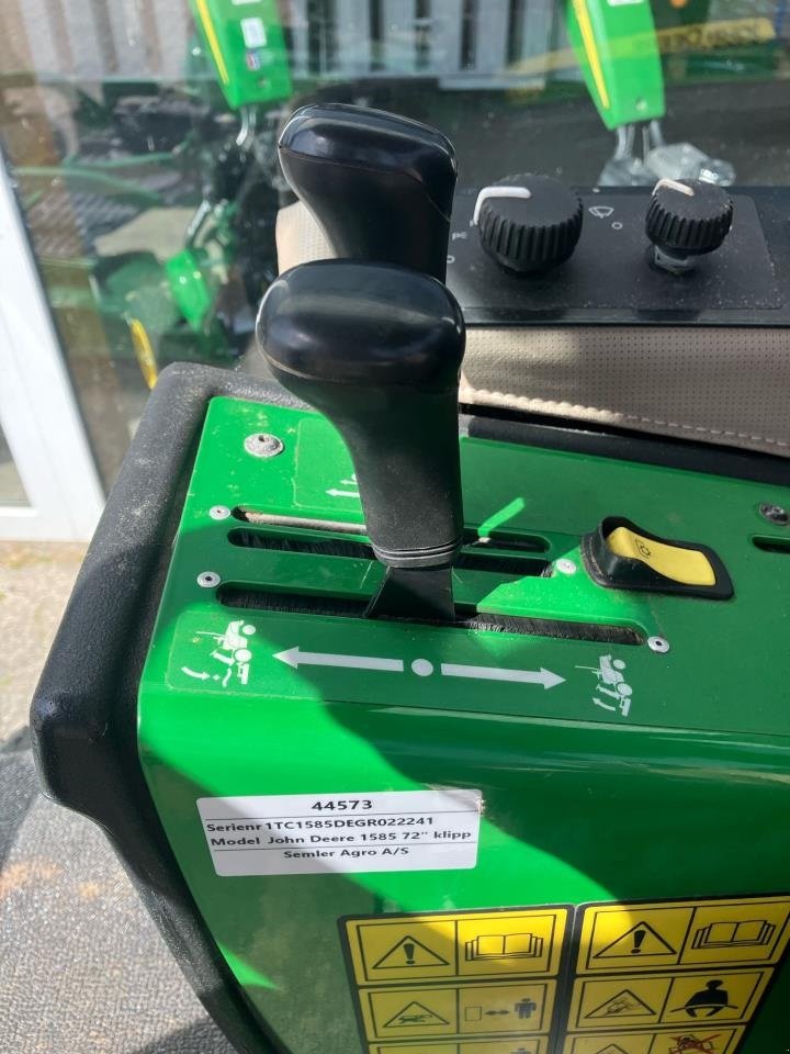 Rasentraktor a típus John Deere 1585 M/72" FASTBACK, Gebrauchtmaschine ekkor: Trige (Kép 7)