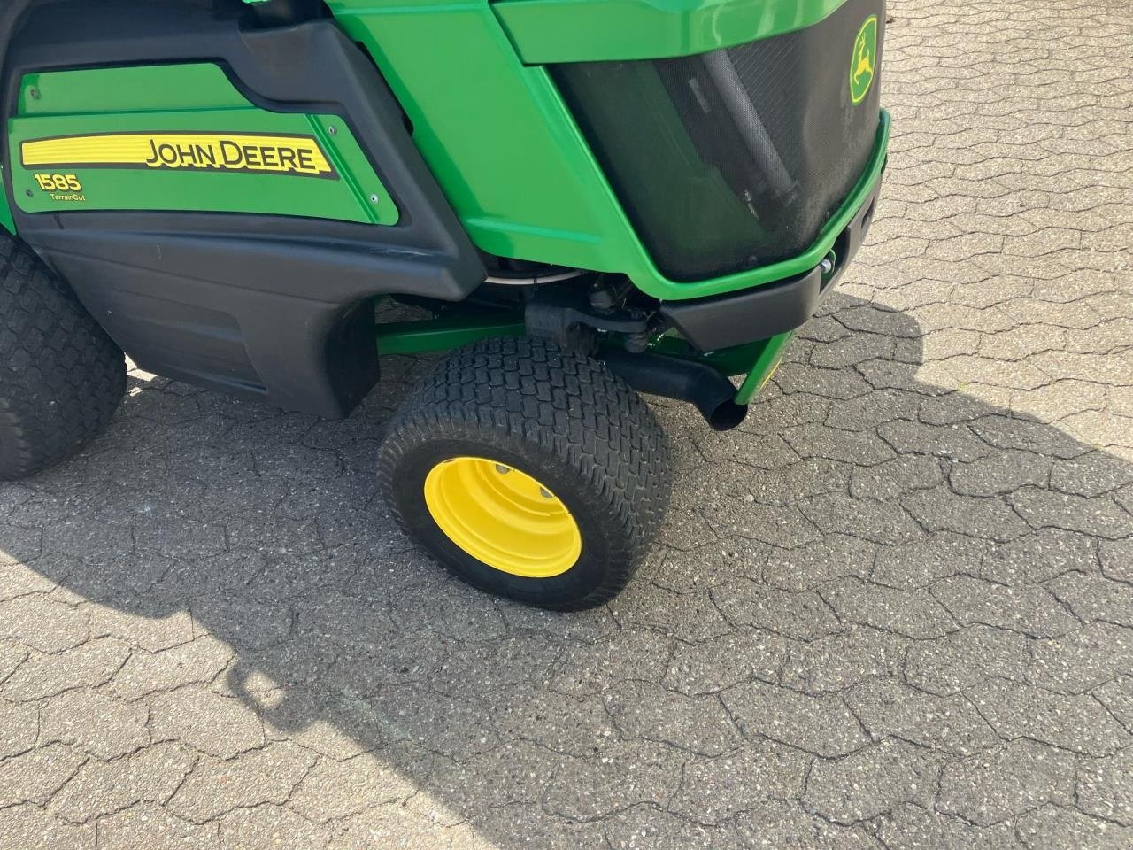 Rasentraktor a típus John Deere 1585 M/72" FASTBACK, Gebrauchtmaschine ekkor: Trige (Kép 4)