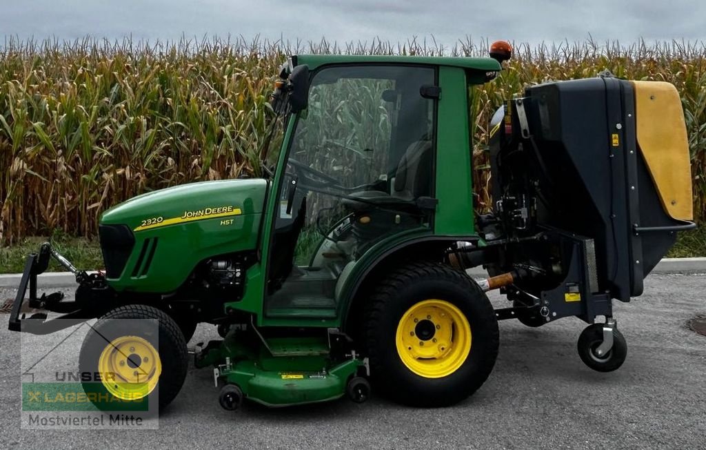 Rasentraktor des Typs John Deere 2320, Gebrauchtmaschine in Bergland (Bild 2)
