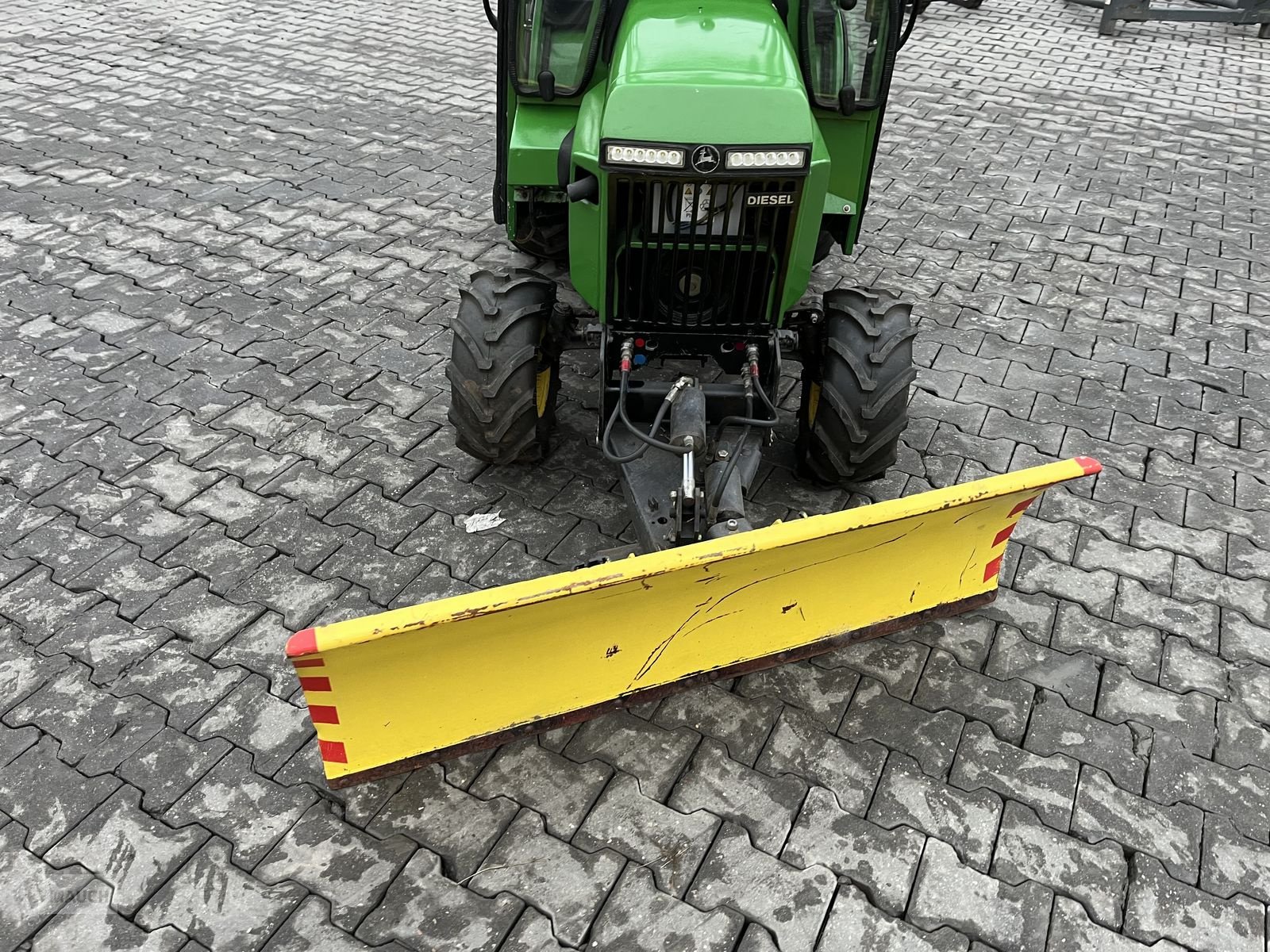 Rasentraktor a típus John Deere 332 mit Schneeschild 3 Zylinder Diesel, Gebrauchtmaschine ekkor: Burgkirchen (Kép 14)