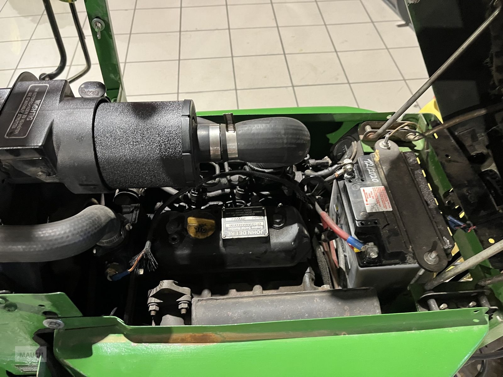 Rasentraktor a típus John Deere 332 mit Schneeschild 3 Zylinder Diesel, Gebrauchtmaschine ekkor: Burgkirchen (Kép 19)