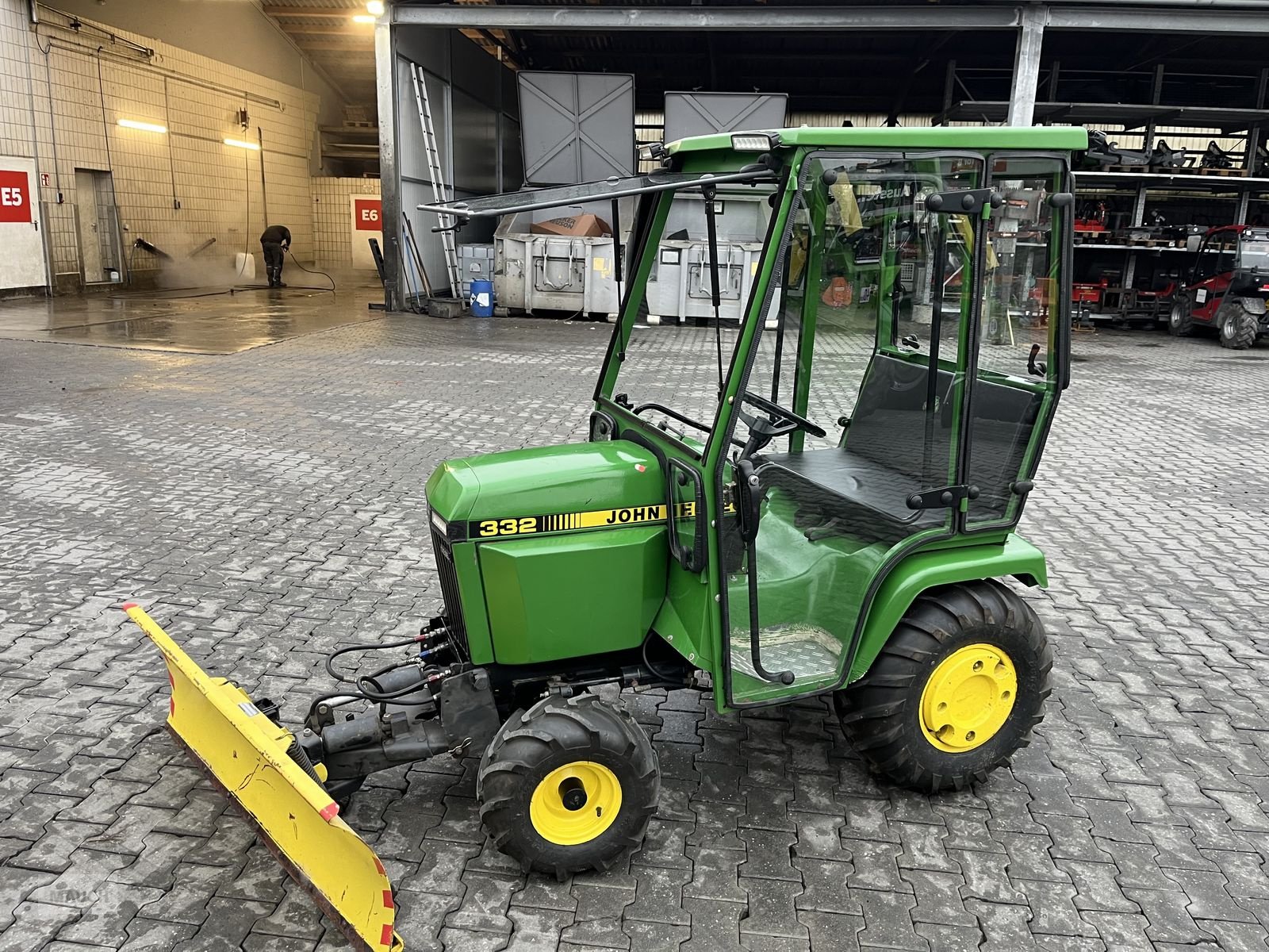 Rasentraktor a típus John Deere 332 mit Schneeschild 3 Zylinder Diesel, Gebrauchtmaschine ekkor: Burgkirchen (Kép 15)
