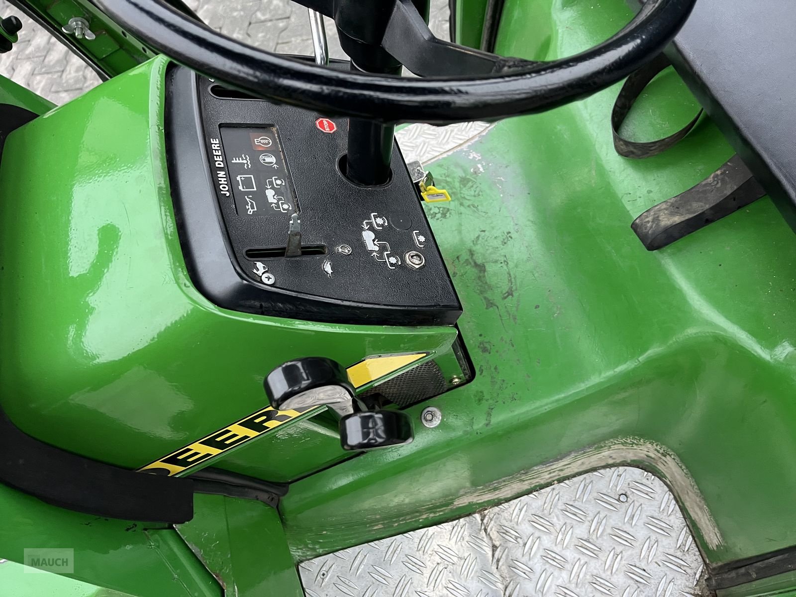 Rasentraktor a típus John Deere 332 mit Schneeschild 3 Zylinder Diesel, Gebrauchtmaschine ekkor: Burgkirchen (Kép 12)