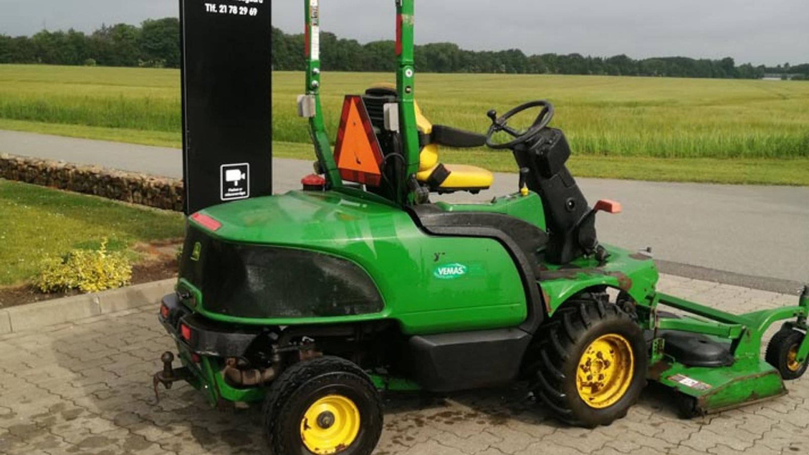 Rasentraktor des Typs John Deere F 1400, Gebrauchtmaschine in Vrå (Bild 2)