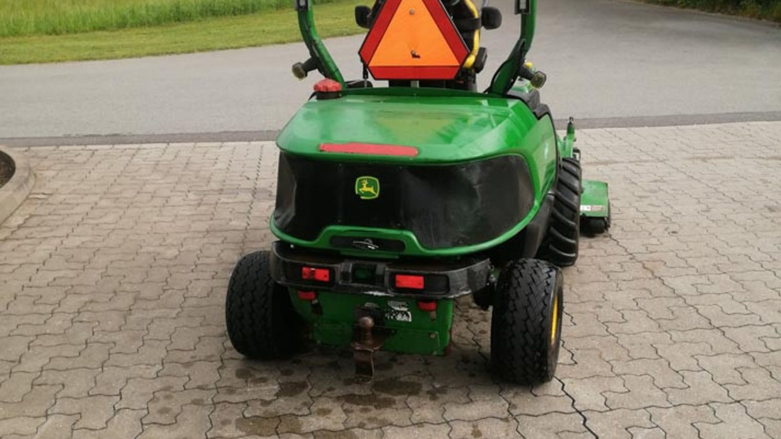 Rasentraktor des Typs John Deere F 1400, Gebrauchtmaschine in Vrå (Bild 3)