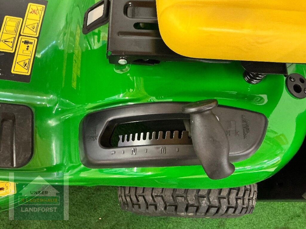 Rasentraktor Türe ait John Deere X 117 R, Gebrauchtmaschine içinde Kapfenberg (resim 5)