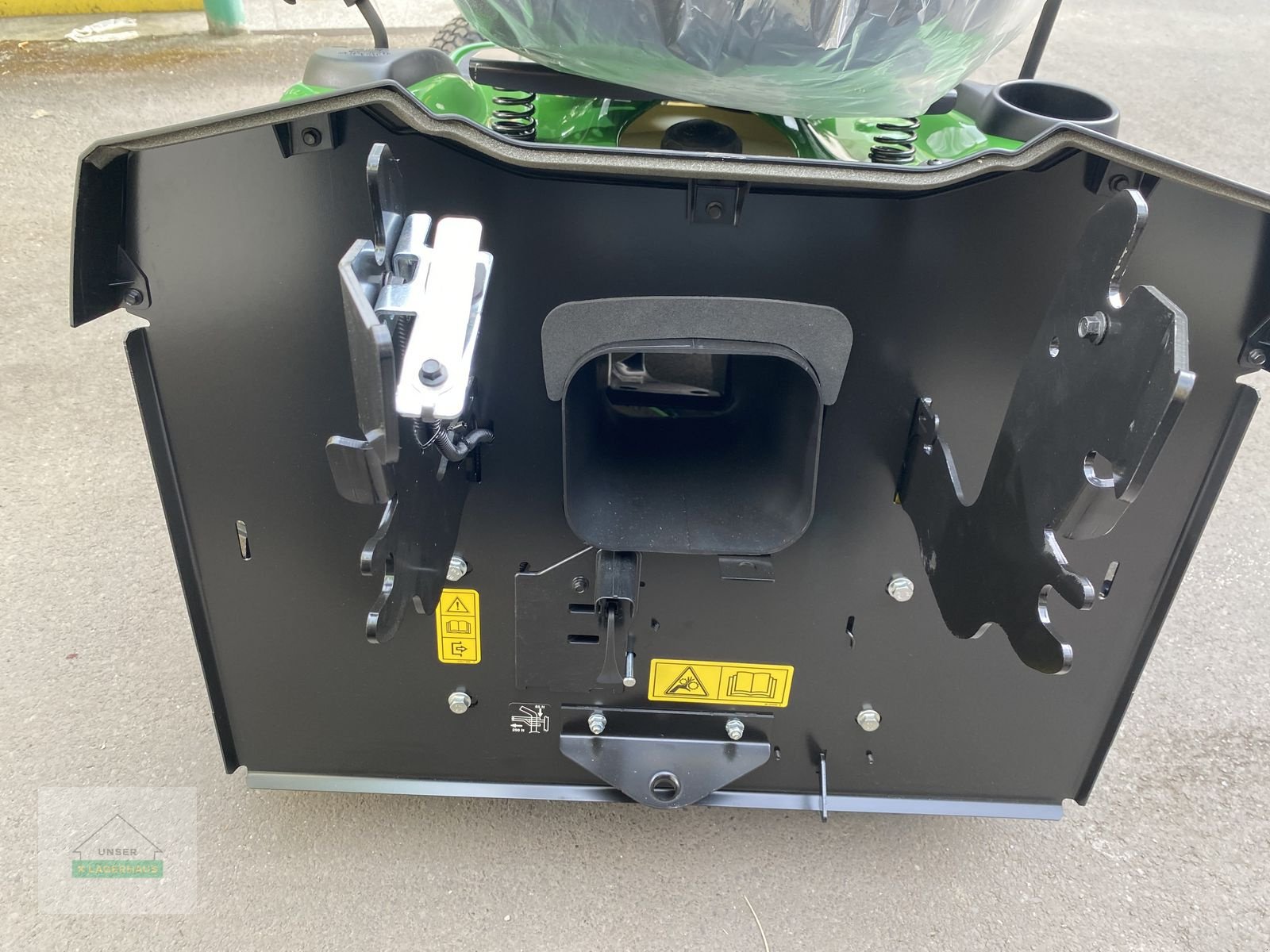 Rasentraktor tip John Deere X 147 R, Gebrauchtmaschine in Wartberg (Poză 2)