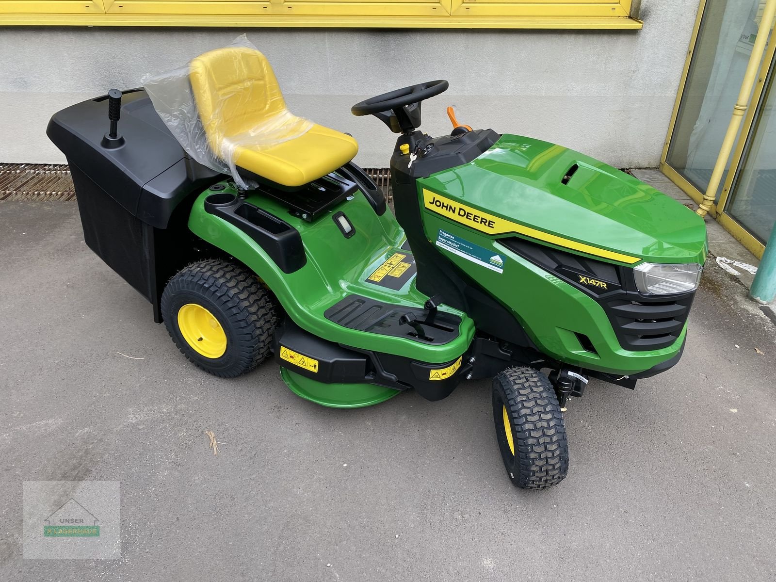 Rasentraktor tip John Deere X 147 R, Gebrauchtmaschine in Wartberg (Poză 1)
