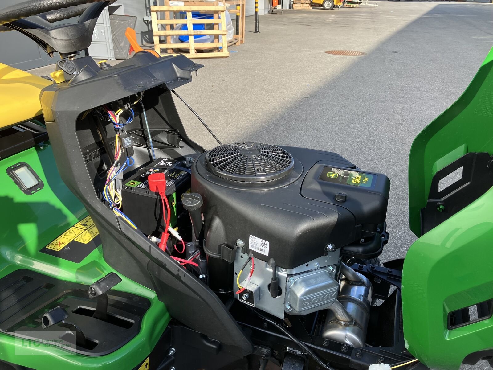 Rasentraktor typu John Deere X 147R, Neumaschine v Redlham (Obrázek 14)