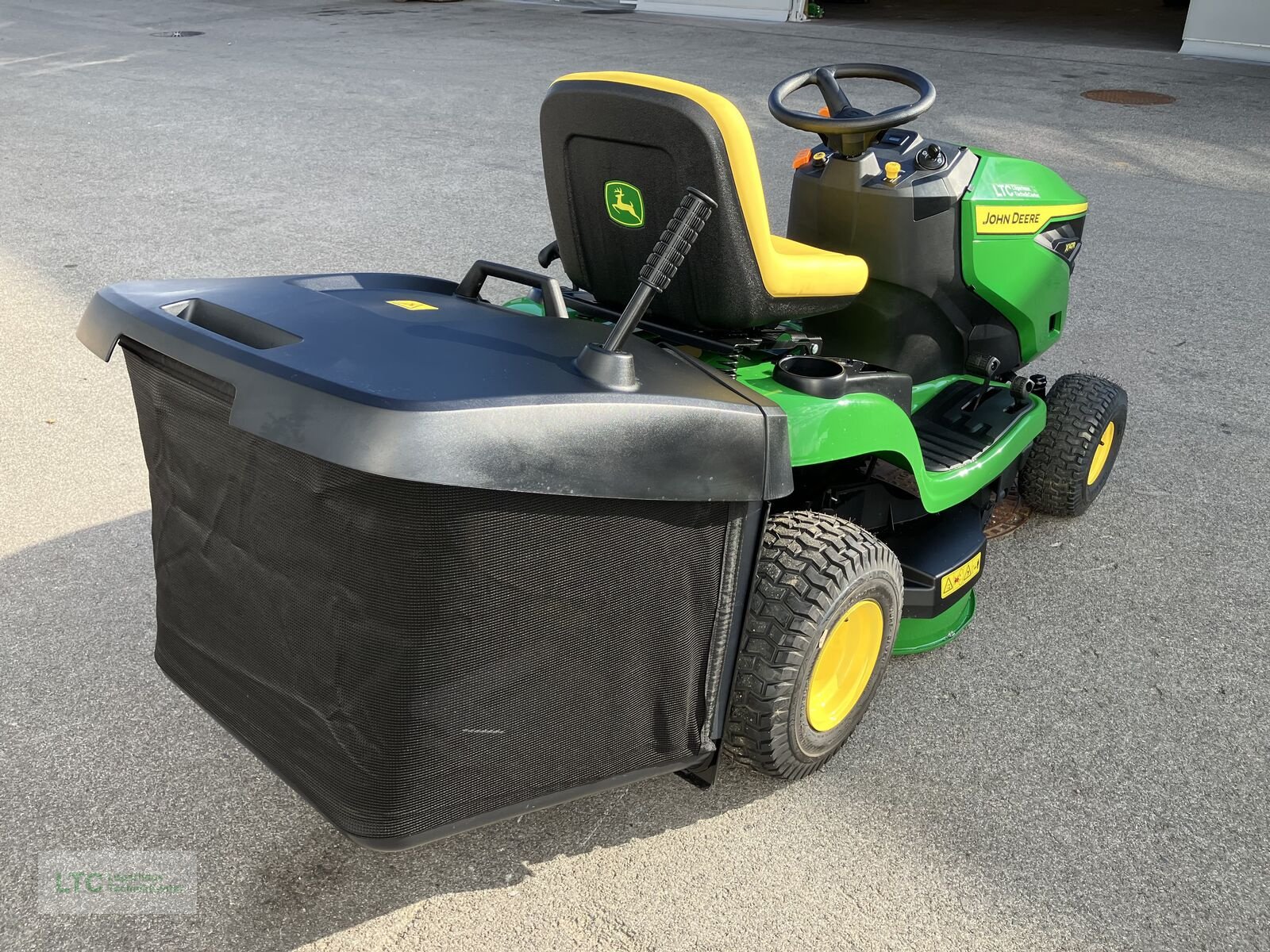 Rasentraktor typu John Deere X 147R, Neumaschine v Redlham (Obrázek 3)