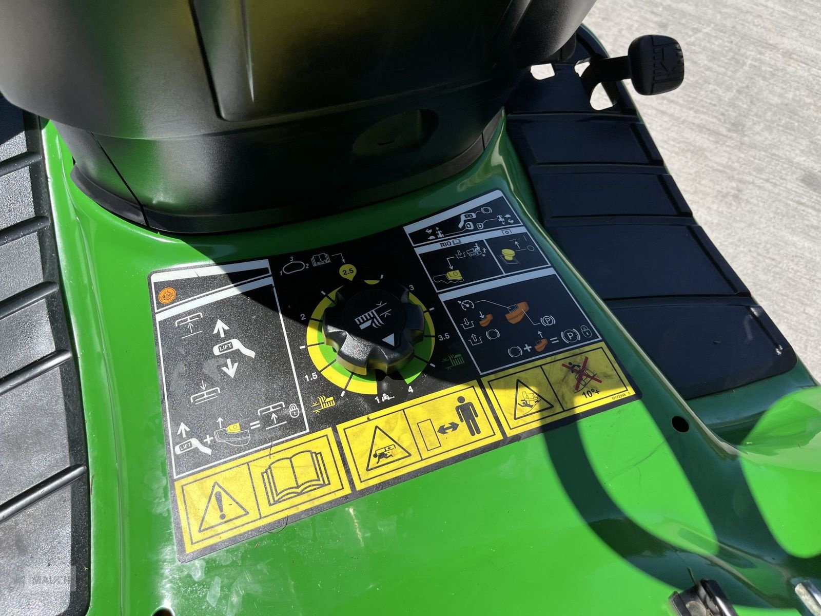 Rasentraktor typu John Deere X 350R nur 55h, Gebrauchtmaschine v Burgkirchen (Obrázek 11)