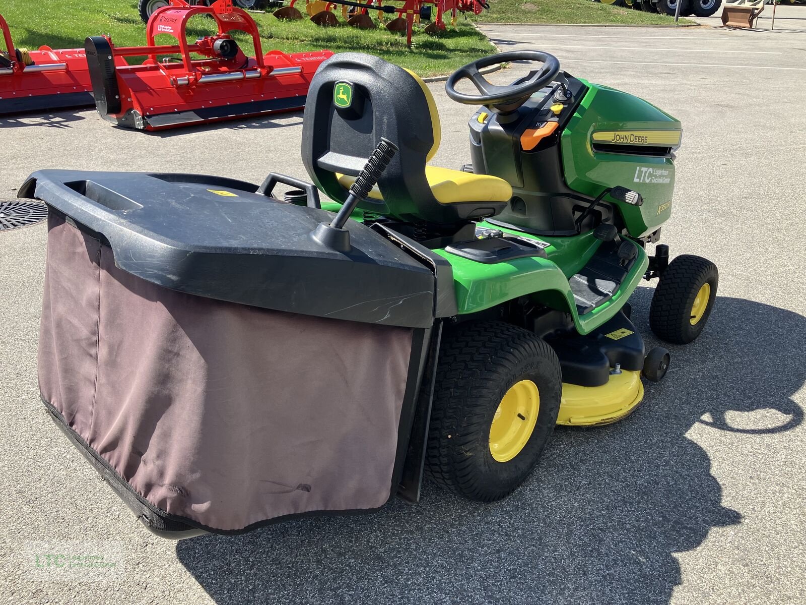 Rasentraktor typu John Deere X 350R, Gebrauchtmaschine v Redlham (Obrázek 3)