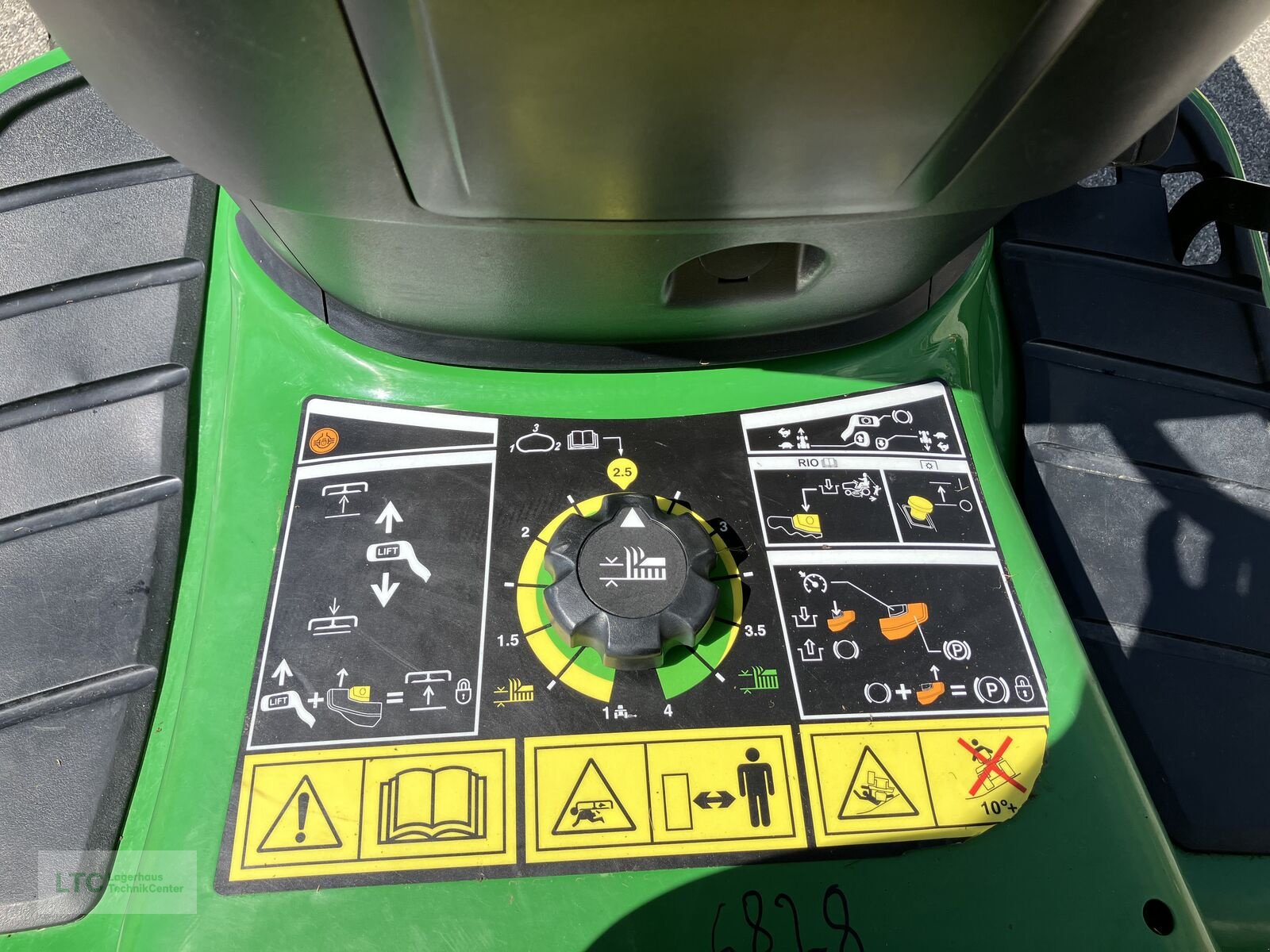 Rasentraktor typu John Deere X 350R, Gebrauchtmaschine v Redlham (Obrázek 23)