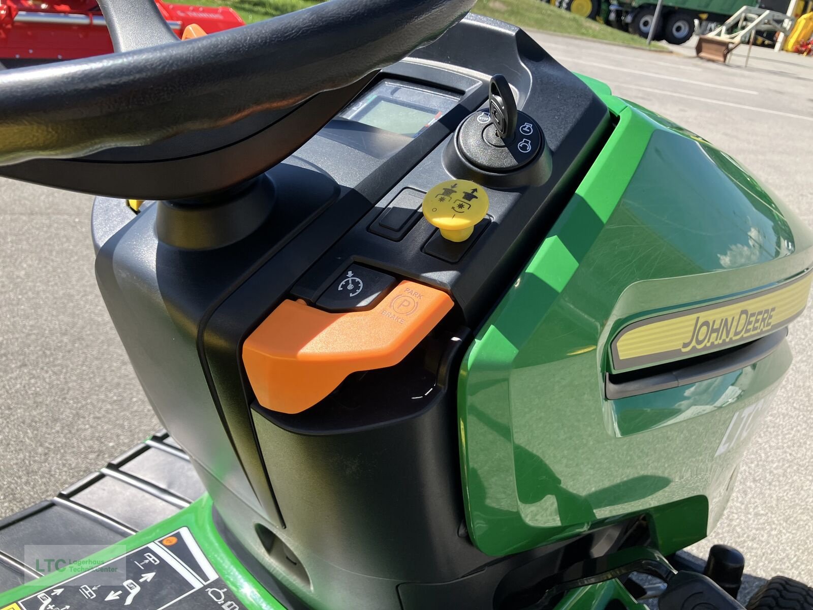 Rasentraktor typu John Deere X 350R, Gebrauchtmaschine v Redlham (Obrázek 12)