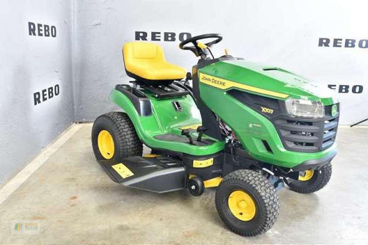 Rasentraktor of the type John Deere X107 RASENTRAKTOR, Neumaschine in Bredstedt (Picture 1)