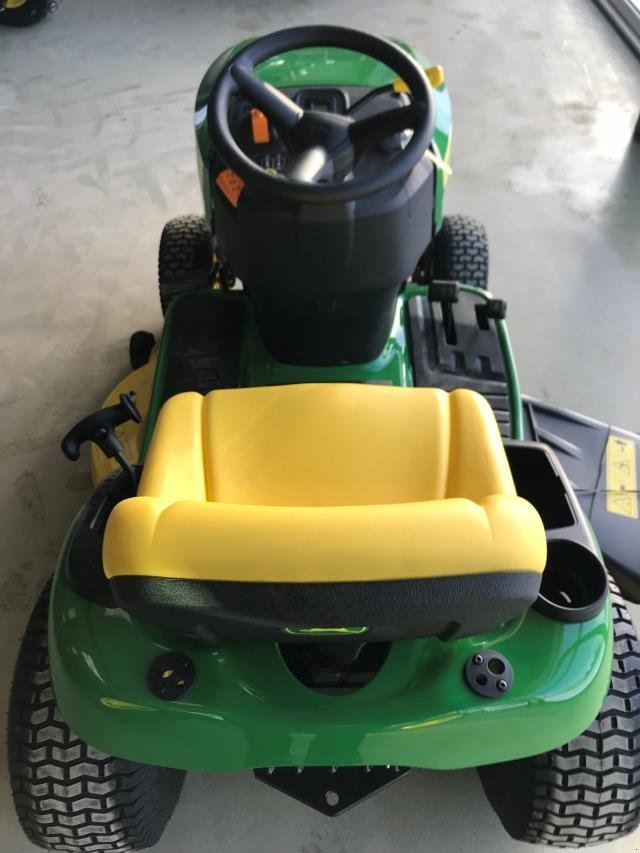 Rasentraktor des Typs John Deere X107, Gebrauchtmaschine in Videbæk (Bild 2)