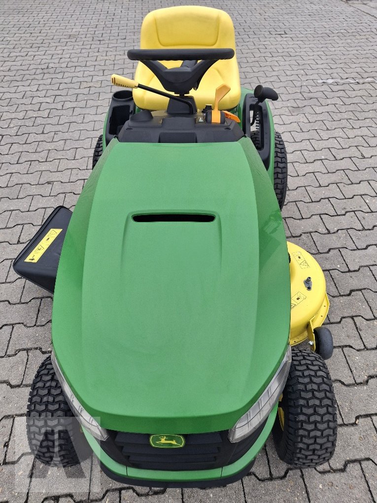 Rasentraktor a típus John Deere X107, Neumaschine ekkor: Regensburg (Kép 2)