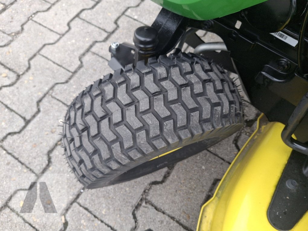 Rasentraktor a típus John Deere X107, Neumaschine ekkor: Regensburg (Kép 8)