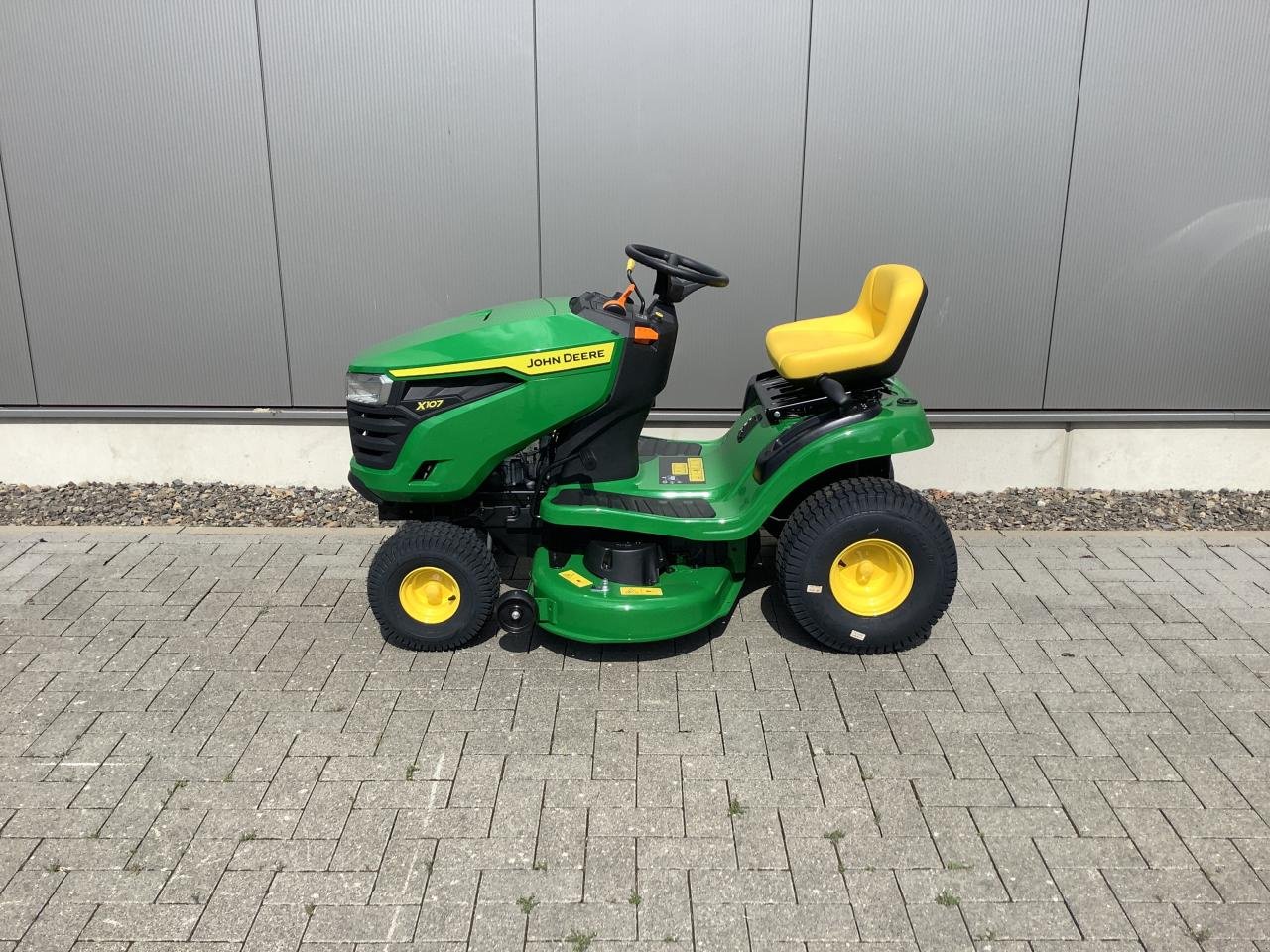 Rasentraktor a típus John Deere X107, Neumaschine ekkor: Greven (Kép 3)