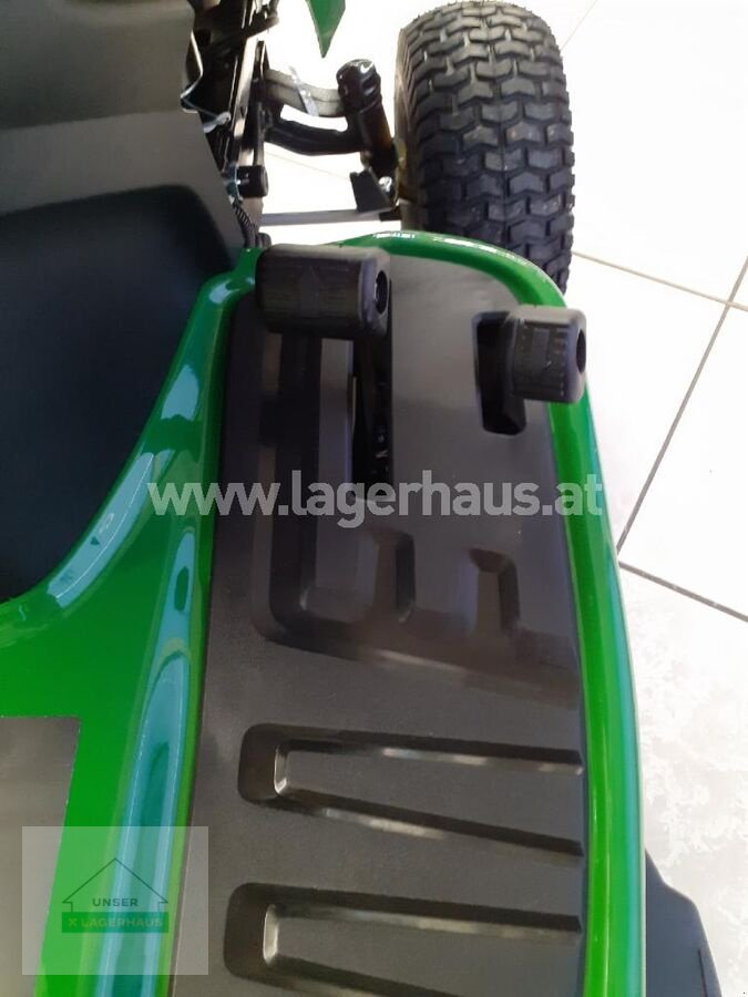 Rasentraktor des Typs John Deere X117R, Neumaschine in Wolkersdorf (Bild 5)