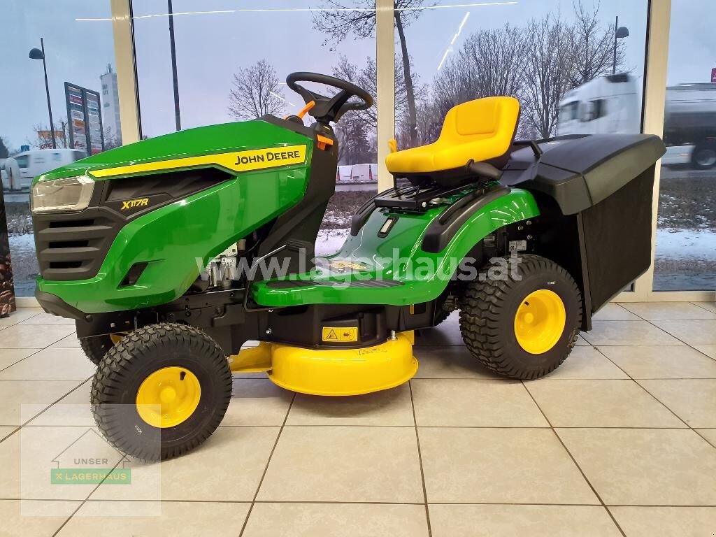 Rasentraktor des Typs John Deere X117R, Neumaschine in Wolkersdorf (Bild 1)