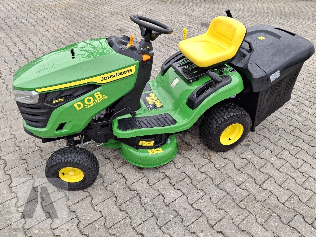 Rasentraktor typu John Deere X117R, Neumaschine v Regensburg (Obrázek 1)