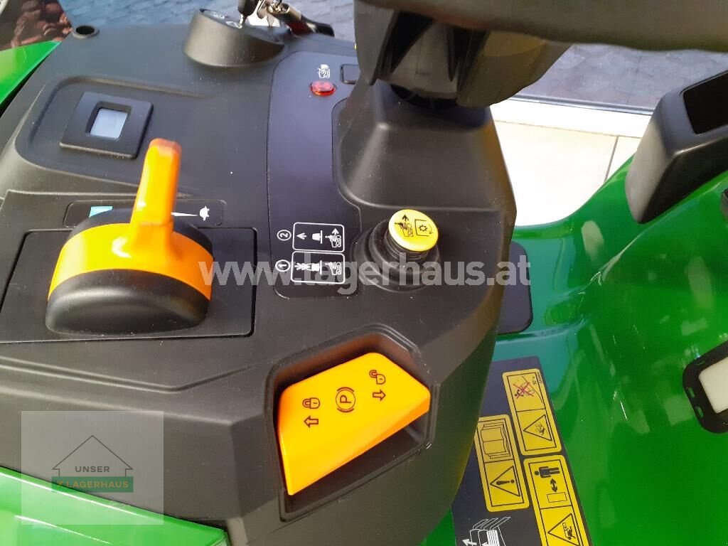 Rasentraktor des Typs John Deere X147R, Neumaschine in Wolkersdorf (Bild 3)