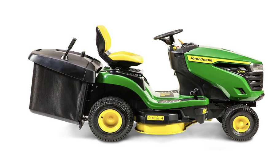 Rasentraktor of the type John Deere X147R, Neumaschine in München (Picture 2)