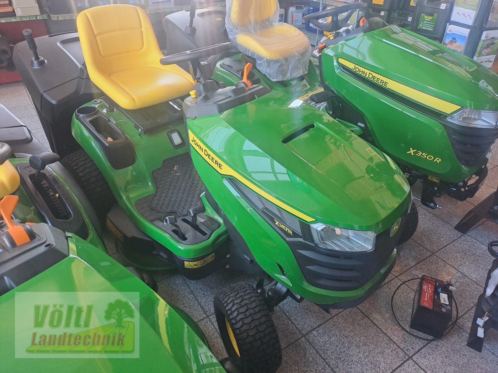 Rasentraktor a típus John Deere X147R, Neumaschine ekkor: Hutthurm bei Passau (Kép 1)
