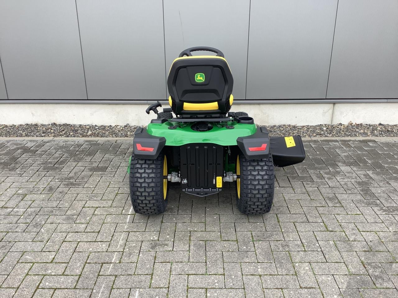 Rasentraktor typu John Deere X167, Neumaschine v Stralsund (Obrázek 5)