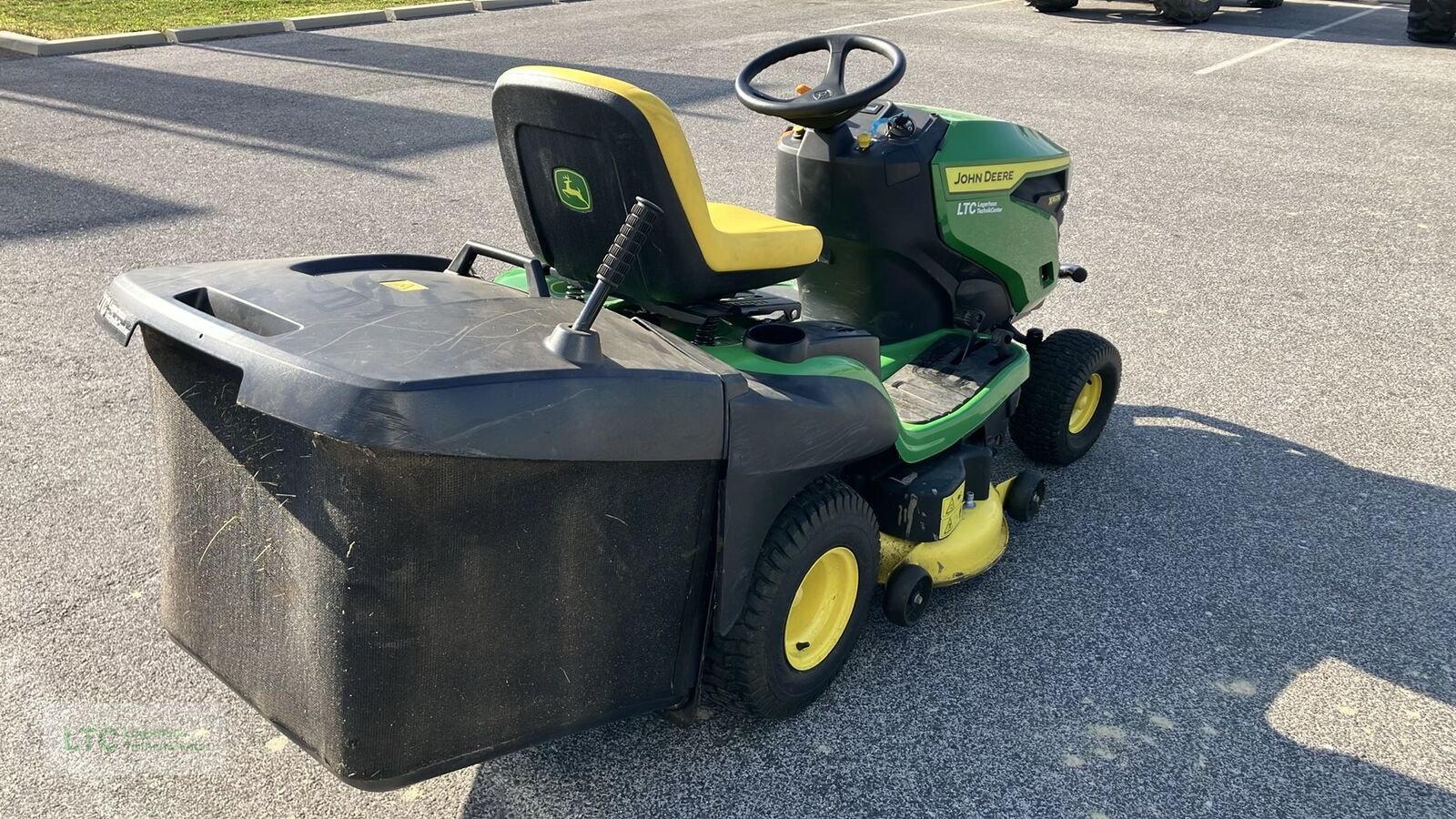 Rasentraktor a típus John Deere X167R, Vorführmaschine ekkor: Eggendorf (Kép 3)