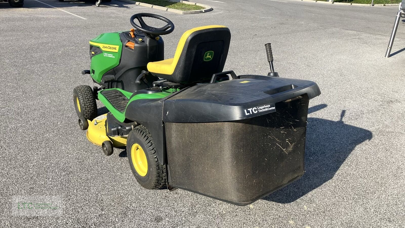 Rasentraktor a típus John Deere X167R, Vorführmaschine ekkor: Eggendorf (Kép 4)