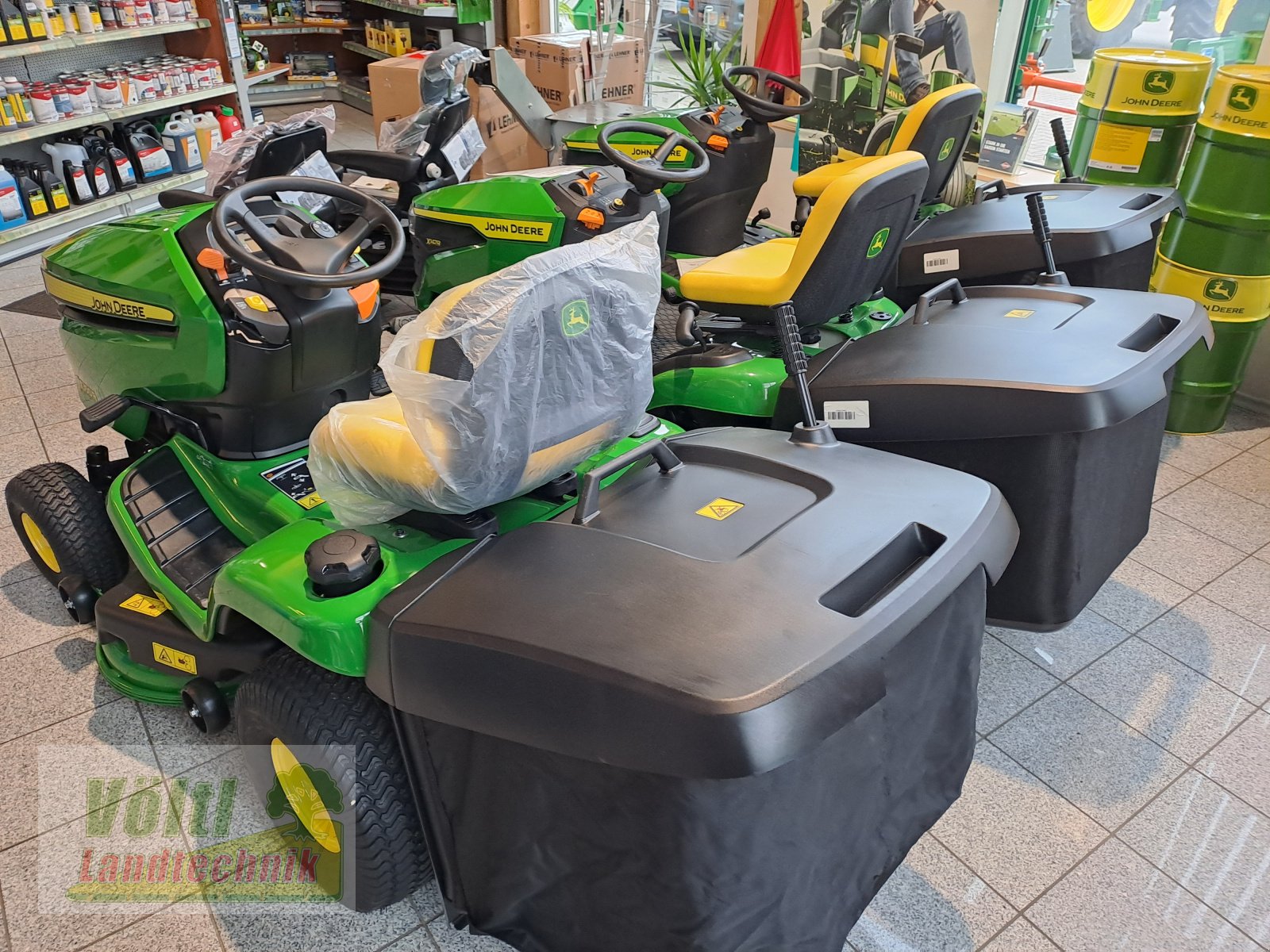 Rasentraktor a típus John Deere X167R, Neumaschine ekkor: Hutthurm bei Passau (Kép 3)