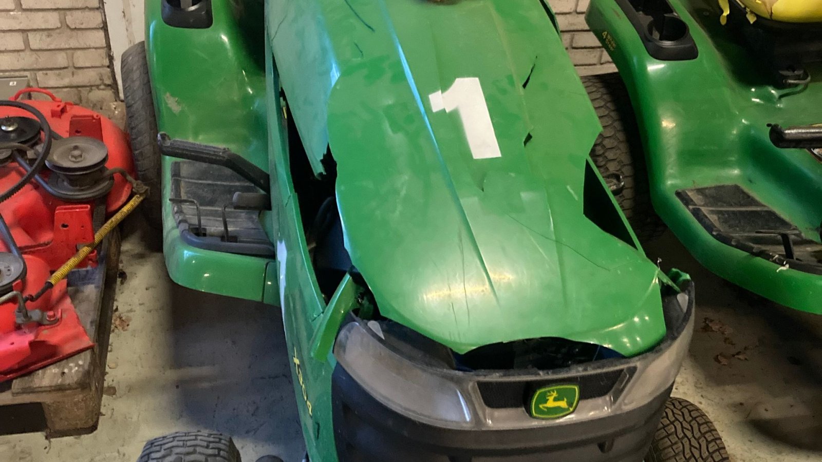 Rasentraktor Türe ait John Deere X304 PLÆNETRAKTOR, Gebrauchtmaschine içinde Søllested (resim 1)