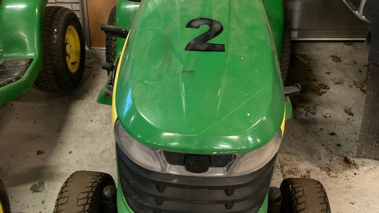 Rasentraktor of the type John Deere X304 PLÆNETRAKTOR, Gebrauchtmaschine in Søllested (Picture 1)