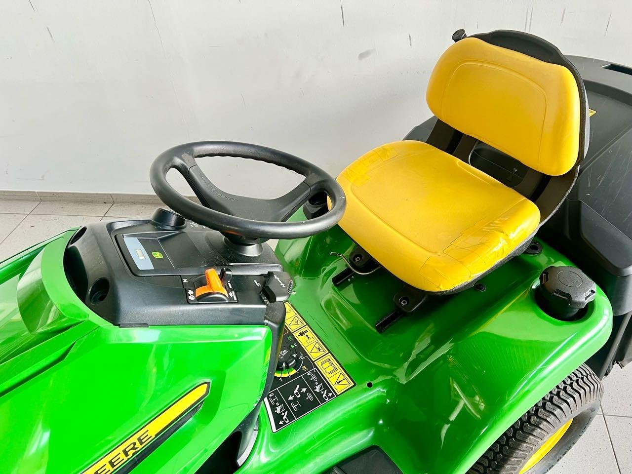 Rasentraktor typu John Deere X305R, Gebrauchtmaschine v Beckum (Obrázek 2)