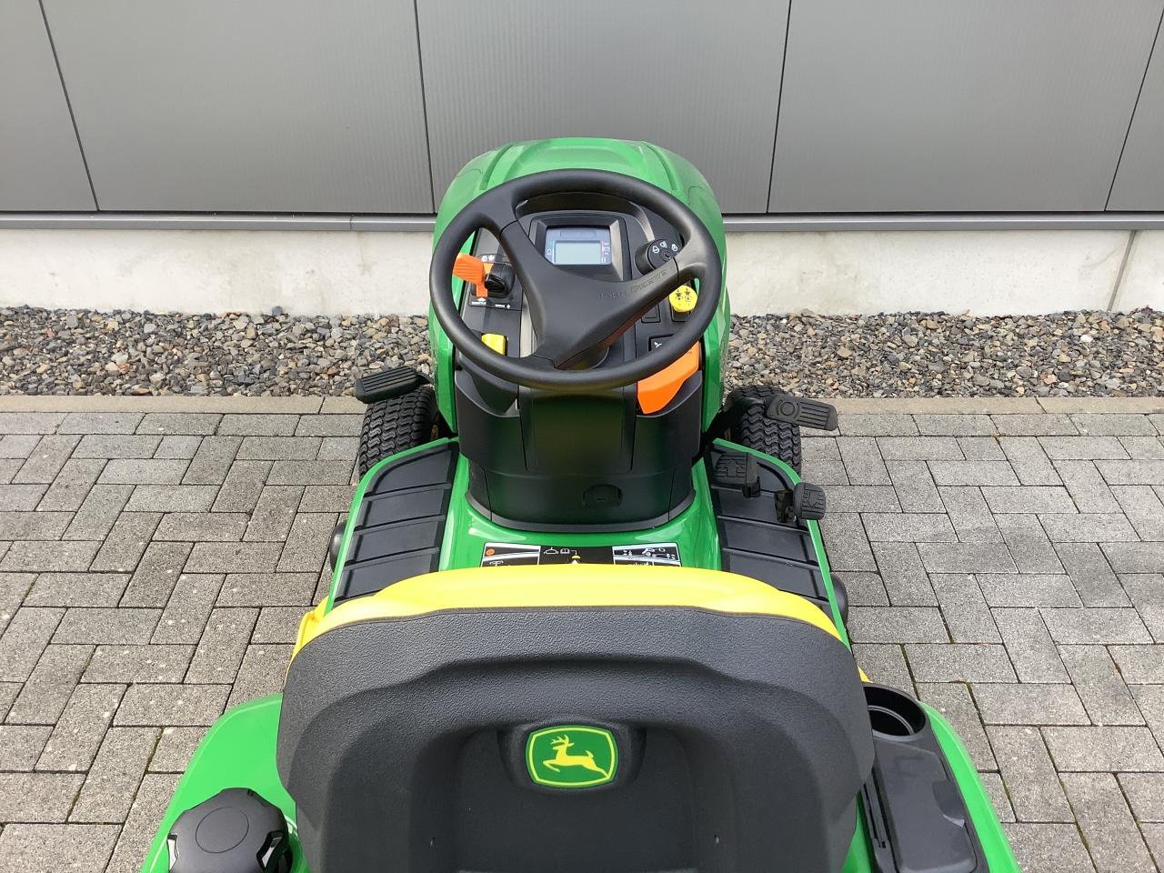Rasentraktor des Typs John Deere X350, Neumaschine in Mönchengladbach (Bild 7)