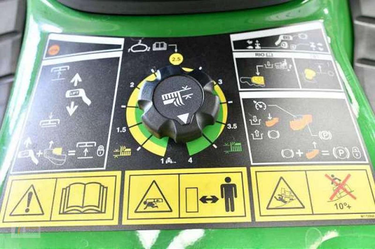 Rasentraktor of the type John Deere X380 RASENTRAKTOR, Neumaschine in Bremervörde (Picture 7)