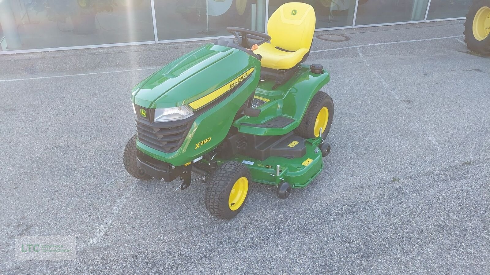 Rasentraktor typu John Deere X380, Neumaschine v Herzogenburg (Obrázek 1)