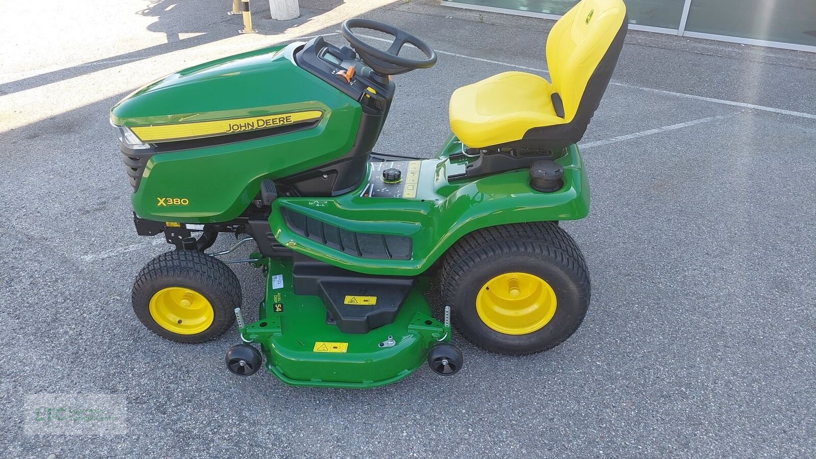 Rasentraktor typu John Deere X380, Neumaschine v Herzogenburg (Obrázek 9)