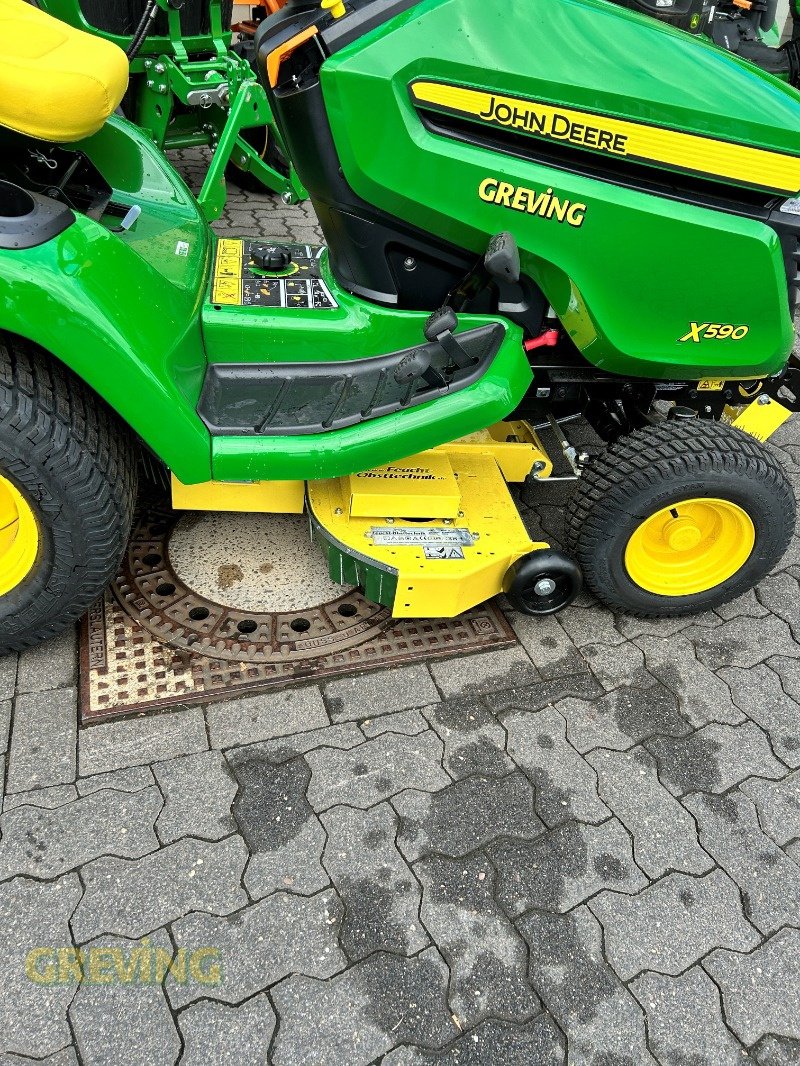 Rasentraktor des Typs John Deere X590 Feucht, Neumaschine in Wesseling-Berzdorf (Bild 3)