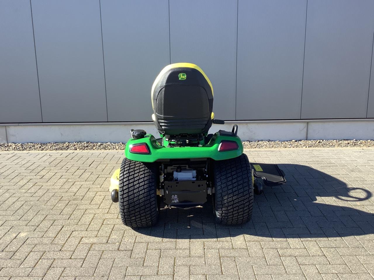Rasentraktor a típus John Deere X590, Neumaschine ekkor: Mönchengladbach (Kép 8)