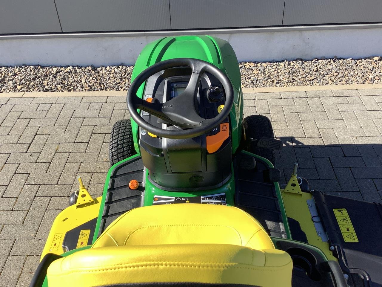 Rasentraktor a típus John Deere X590, Neumaschine ekkor: Mönchengladbach (Kép 9)