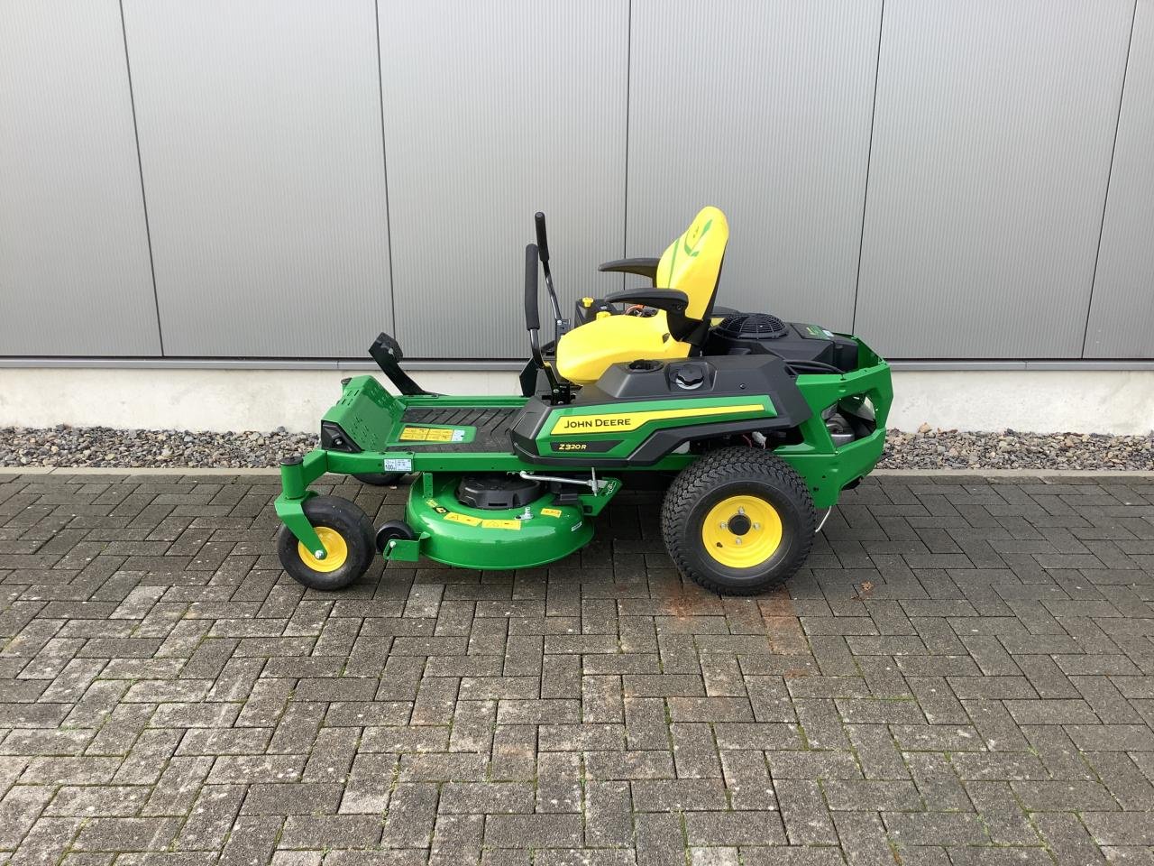 Rasentraktor типа John Deere Z320R, Neumaschine в Neubeckum (Фотография 3)