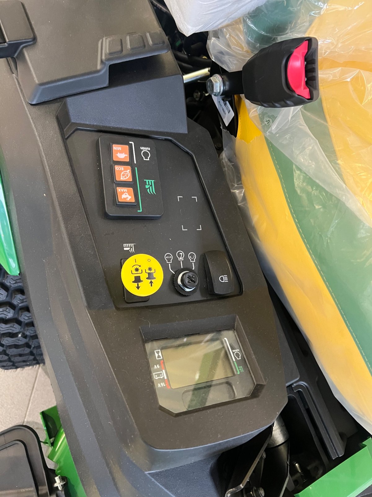 Rasentraktor типа John Deere Z545R, Neumaschine в München (Фотография 5)